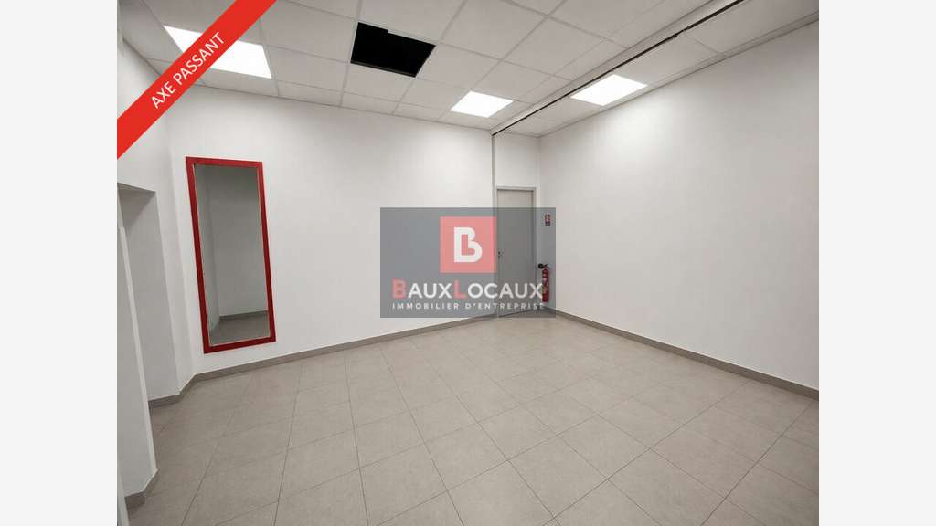 Local commercial 133m² à louer à Marignane