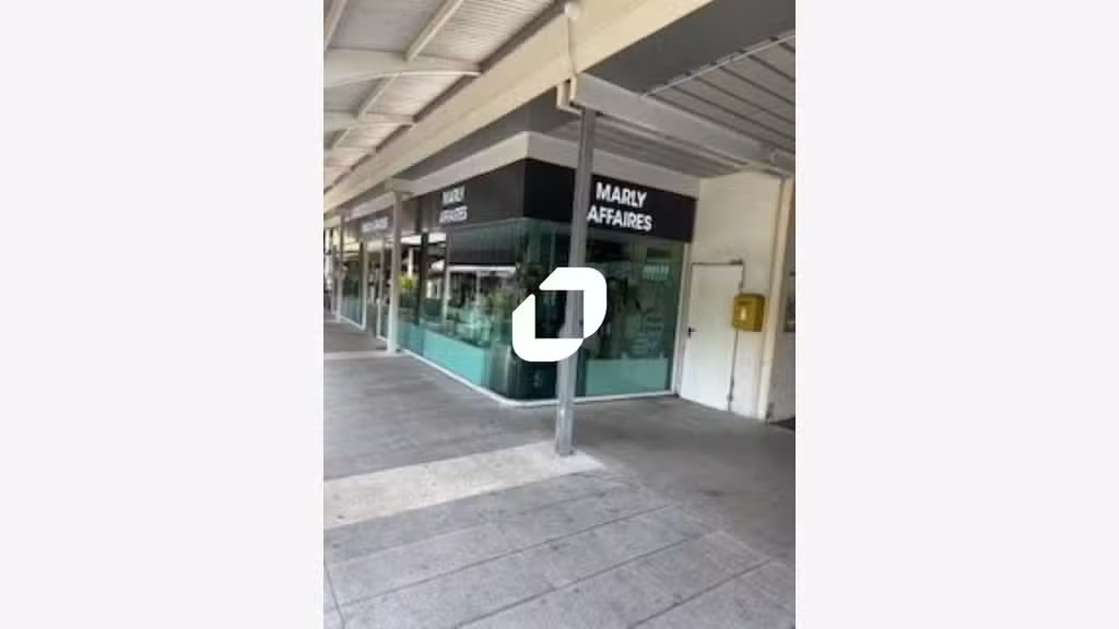  vous propose un local commercial situé au