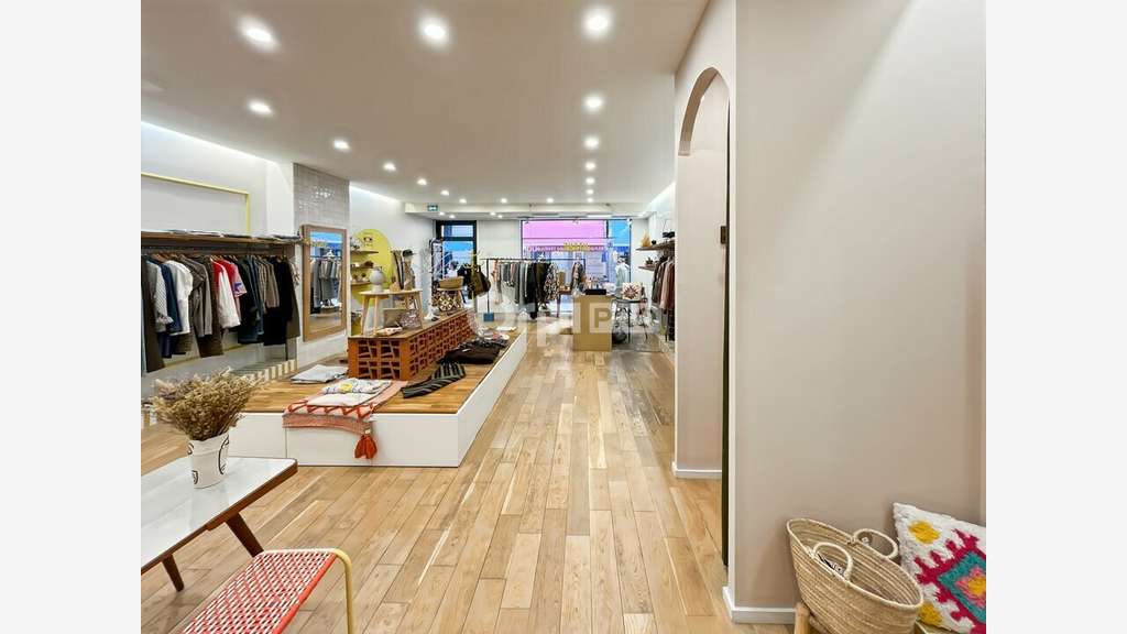 A louer local commercial 73m² à Marseille centre