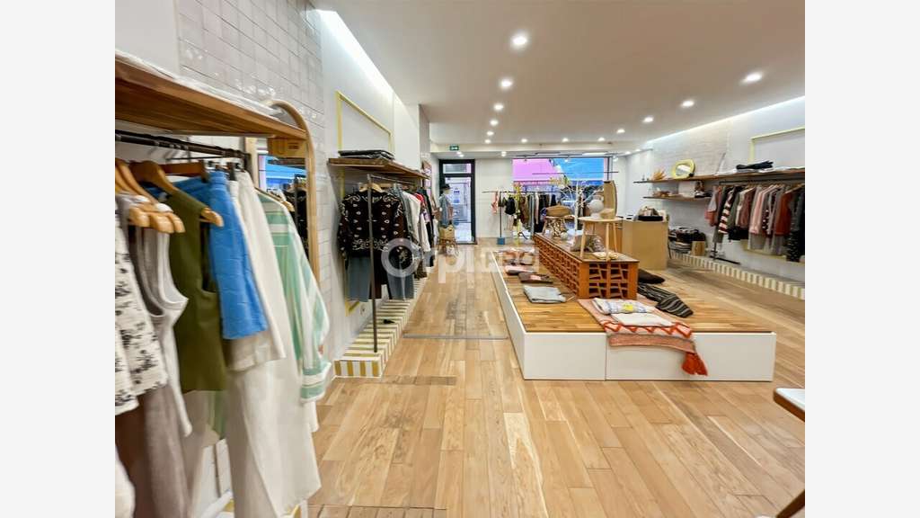 A louer local commercial 73m² à Marseille centre