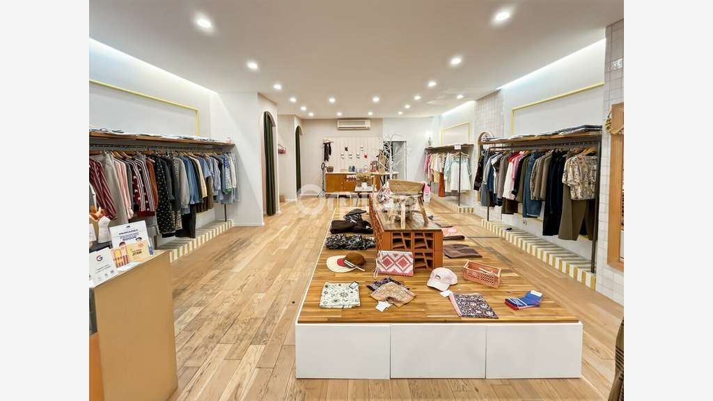 A louer local commercial 73m² à Marseille centre