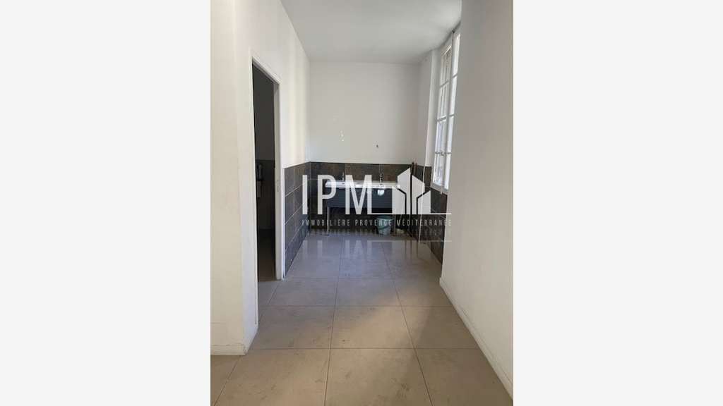 Local 114m² en cession DAB Sakakini 13004