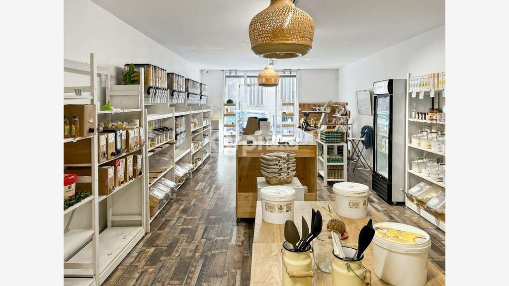 Local commercial 102m² à louer Marseille 4ème