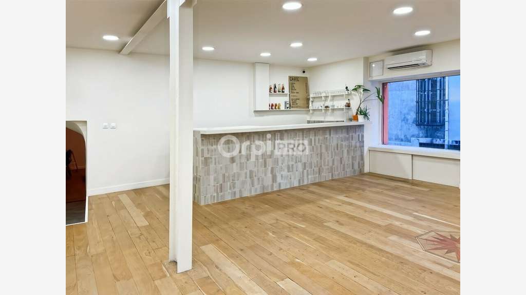 Cède local d'exception de 90m² à Marseille 13006