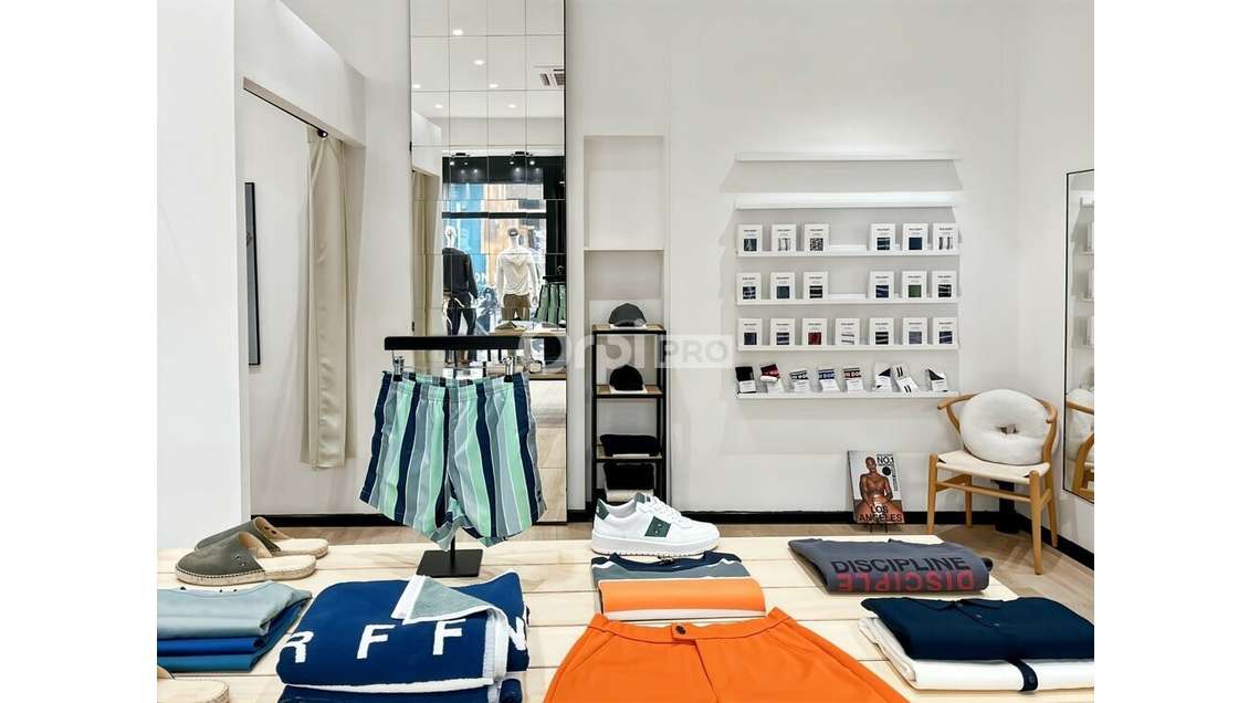 Local commercial de 43m² à céder à Marseille 13006