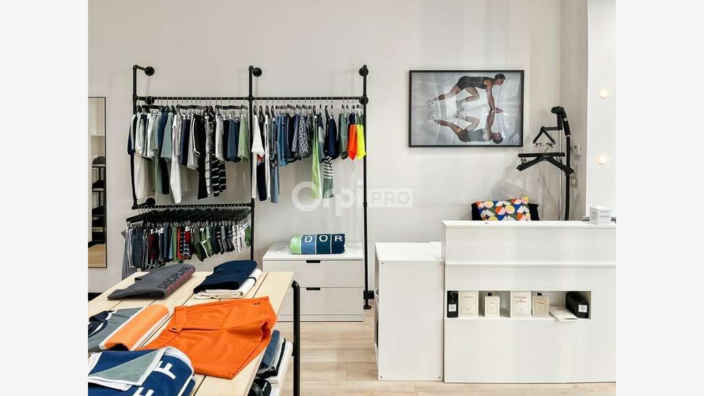 Local commercial de 43m² à céder à Marseille 13006
