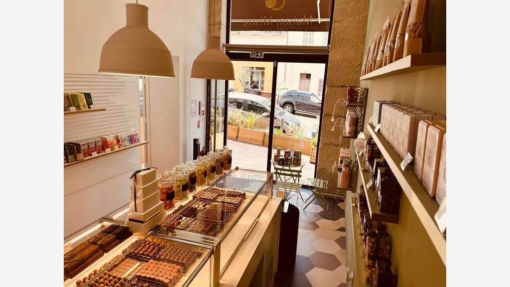 Cession de bail boutique 101m² à Marseille 16e