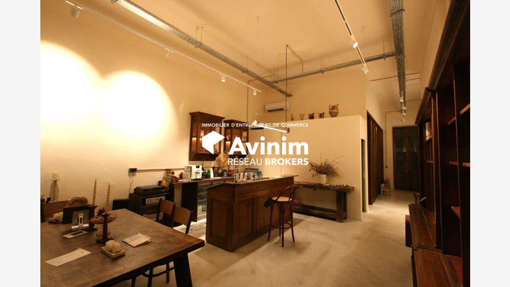 droit au bail local rénové 70m²+ réserve13007