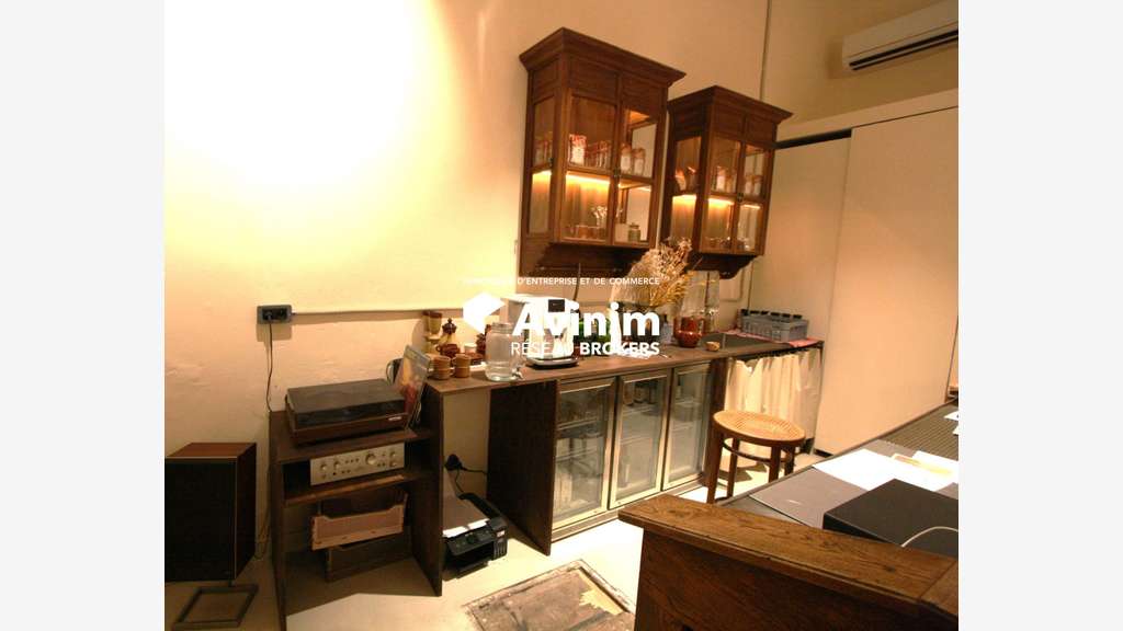 droit au bail local rénové 70m²+ réserve13007