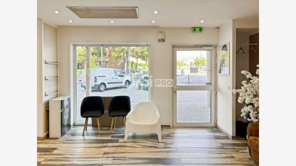Cède local 74,6m² Marseille 13009 empl stratégique