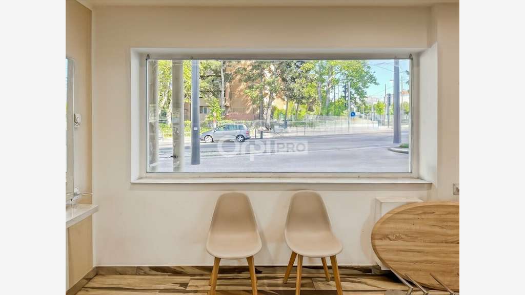Cède local 74,6m² Marseille 13009 empl stratégique