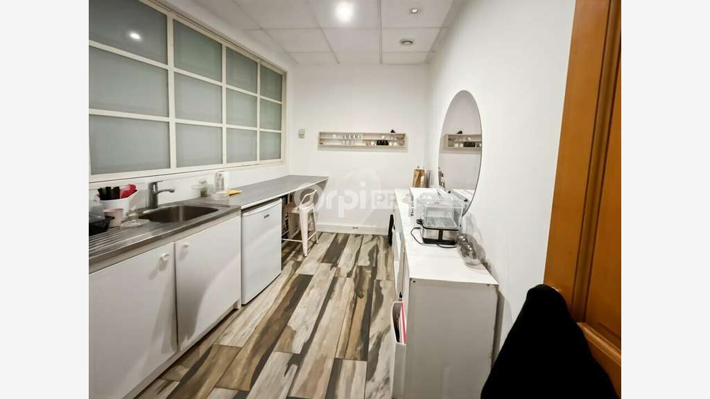 Cède local 74,6m² Marseille 13009 empl stratégique