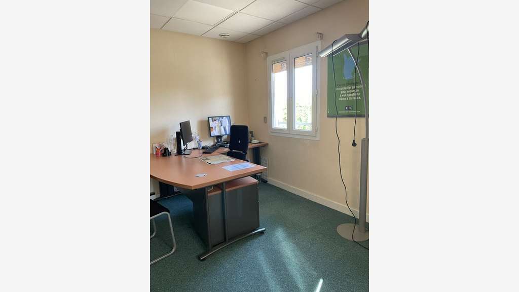 CDAB commerce 251 m2 centre ville MONTEUX 84170