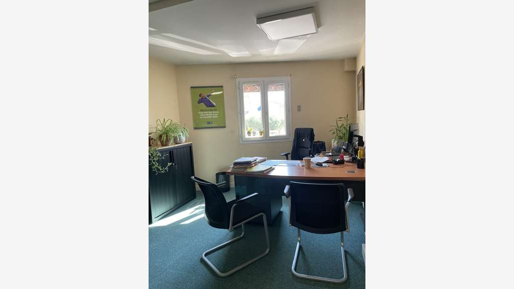 CDAB commerce 251 m2 centre ville MONTEUX 84170