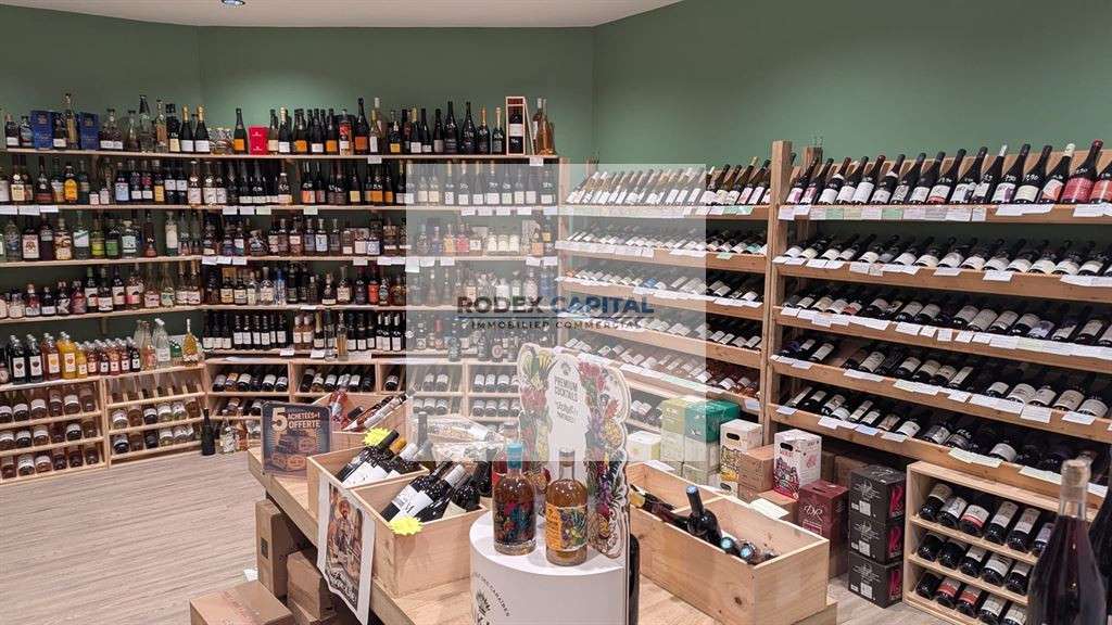 vous propose un local commercial de