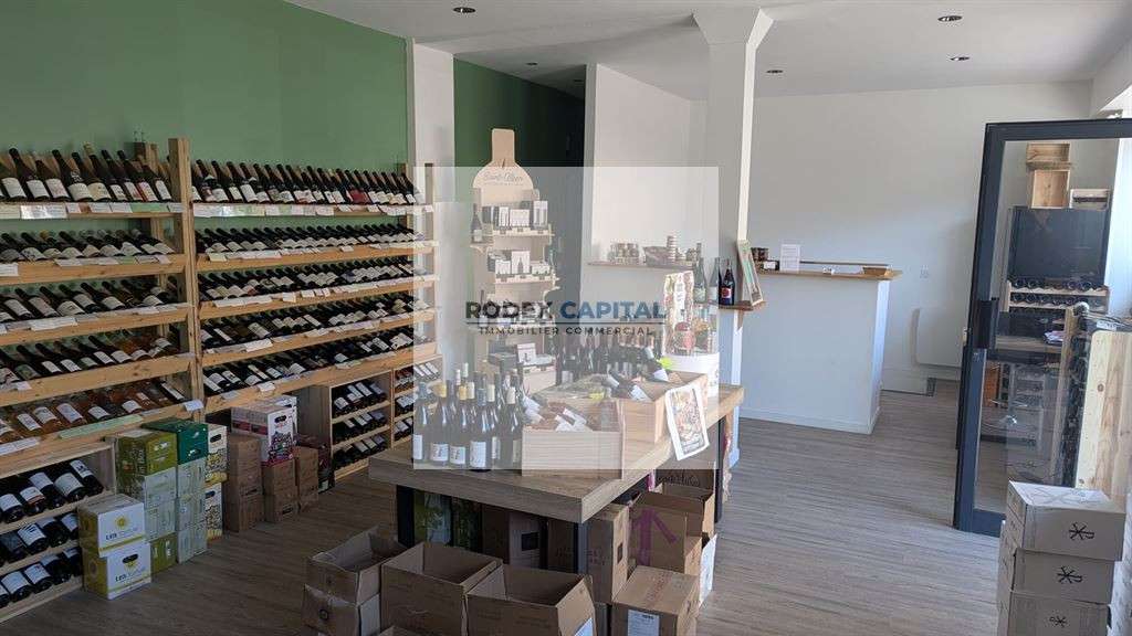 vous propose un local commercial de