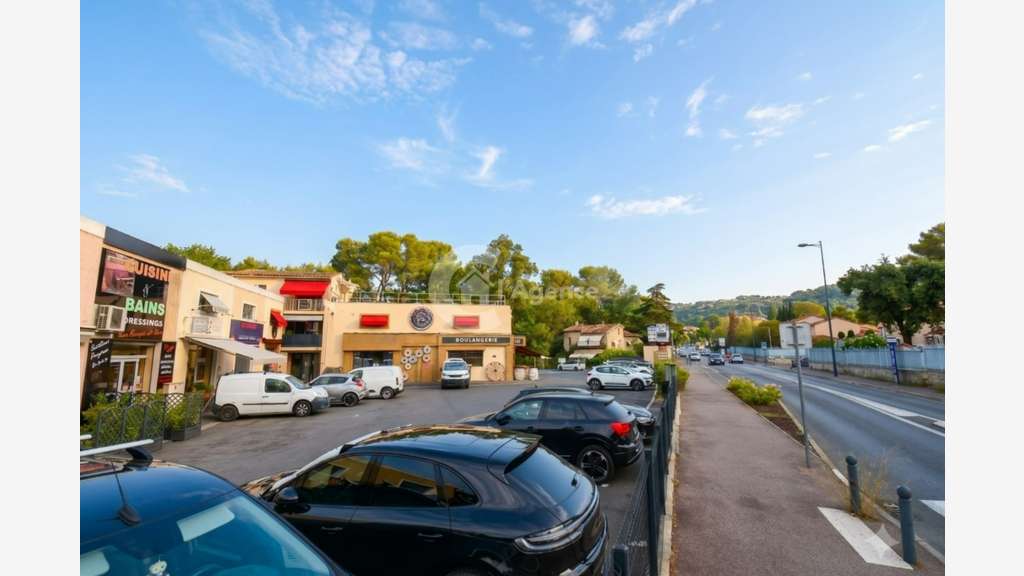 DROIT AU BAIL TOUS COMMERCES EMPLACEMENT N°1 - M