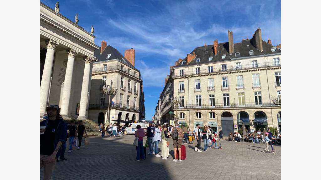 Bail à céder local 99m² rénové à Nantes Graslin