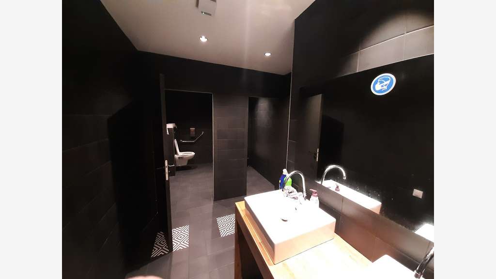 A céder très beau restaurant de 486m² à Nantes