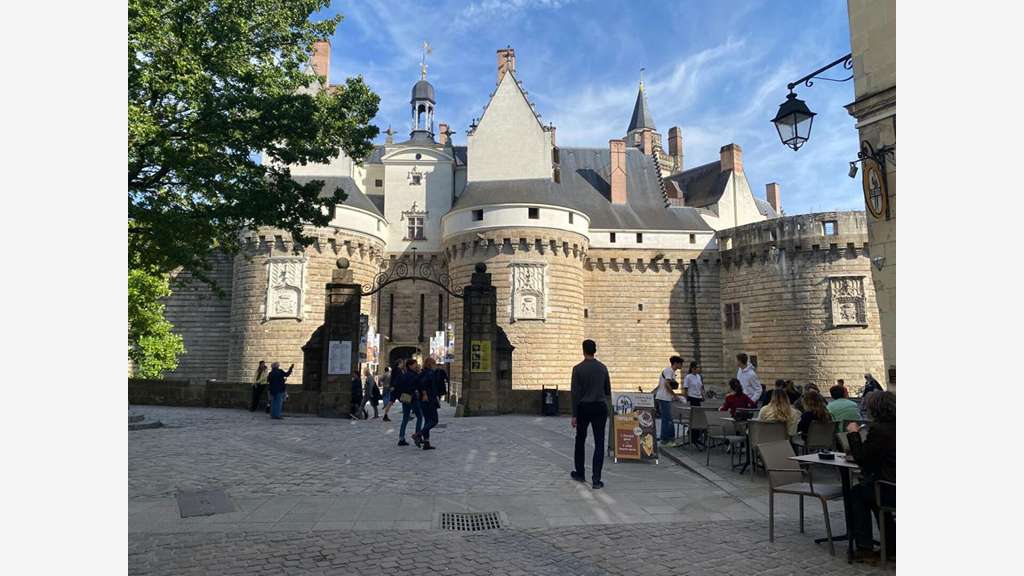 Cession de bail local 50m² à Nantes Décré Château