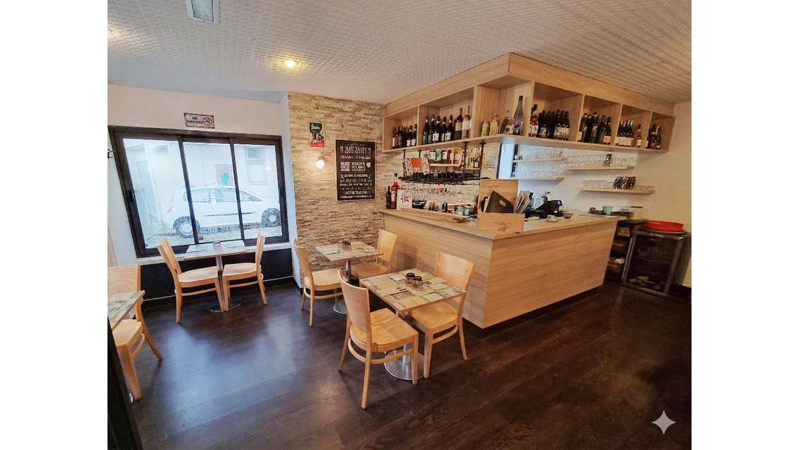 Local restaurant 70m² terrasse Gare Nord Nantes