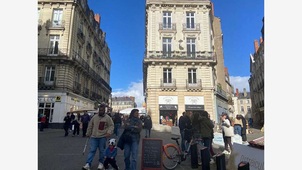 44000 NANTES - BAIL A CEDER SAINT PIERRE 20 M² -