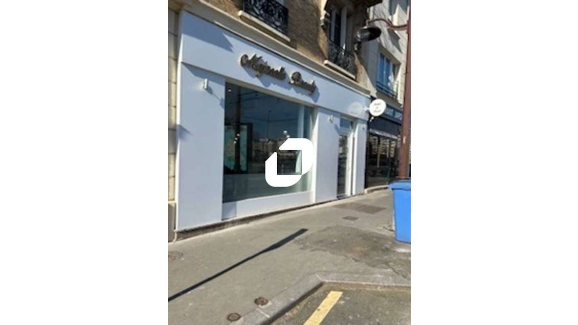 vous propose un local commercial sur l'Îl
