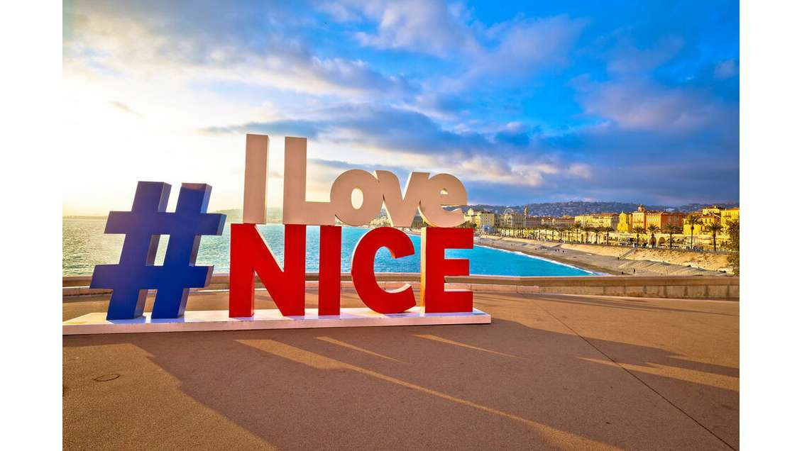 DAB restaurant face à la mer à Nice Carré d'Or