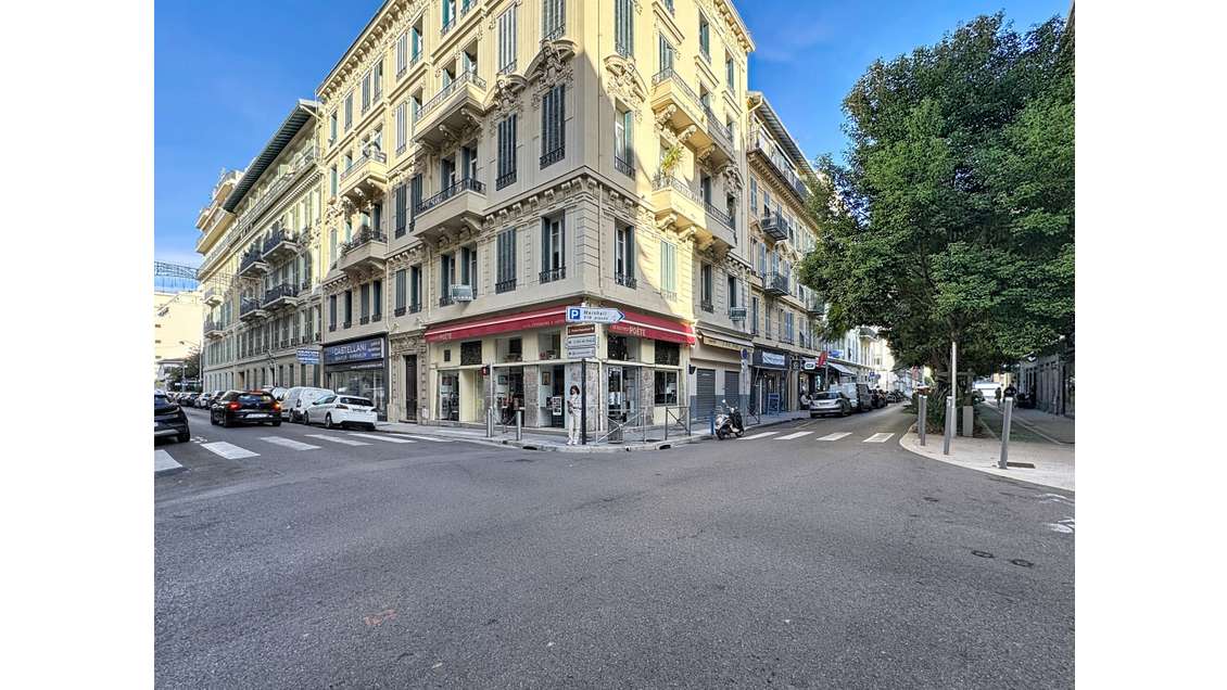 Location avec droit d'entrée 57m² à Nice Carabacel