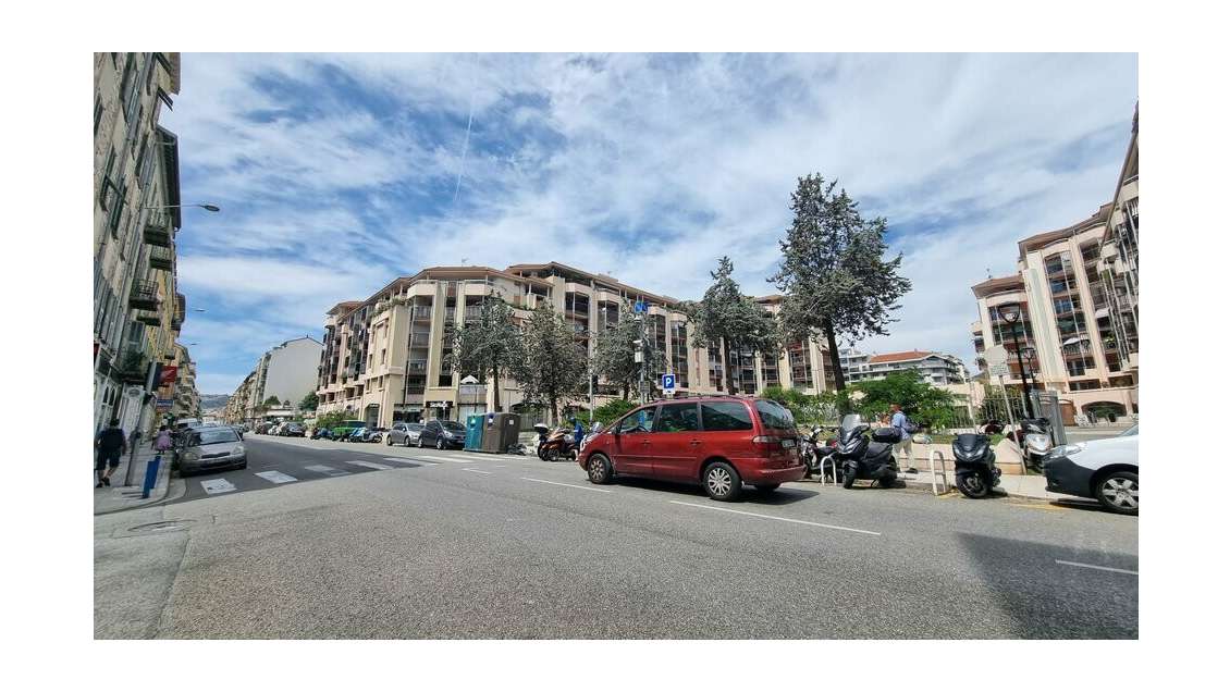 Magnifique local entièrement refait à louer à Nice