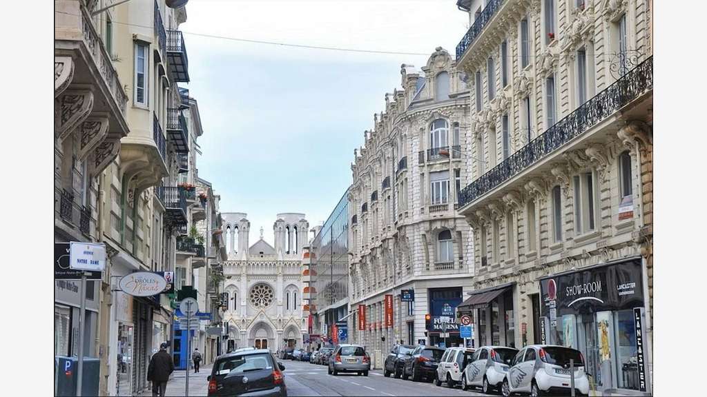 A céder droit au bail de 50m² à Nice Notre Dame