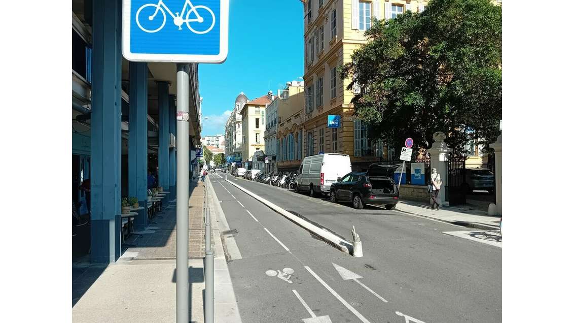 Droit au bail beau local 35m² Carré d'Or de Nice