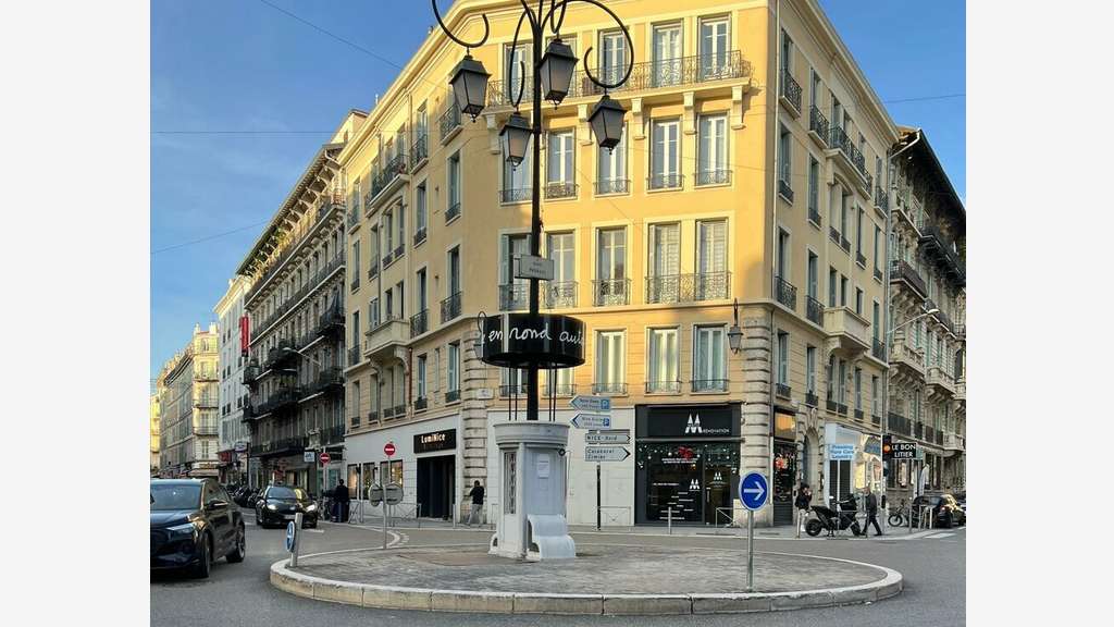 A vendre droit au bail 90m² en centre ville Nice 