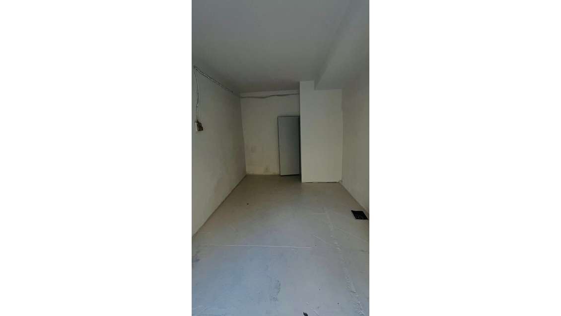 DAB petit local commercial 17m² à Nice prox port