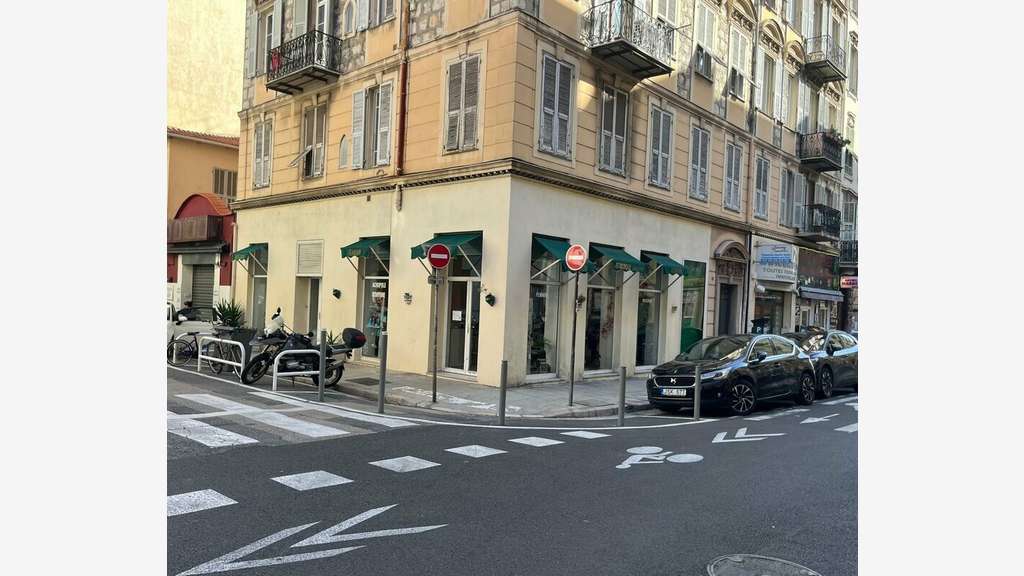 Droit au bail local d'angle quartier Port de Nice