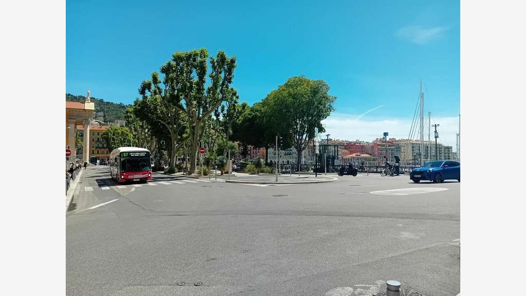 À céder magnifique local quartier du port à Nice