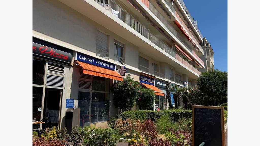 Droit au Bail local 42m² avec vitrine Nice Cimiez 