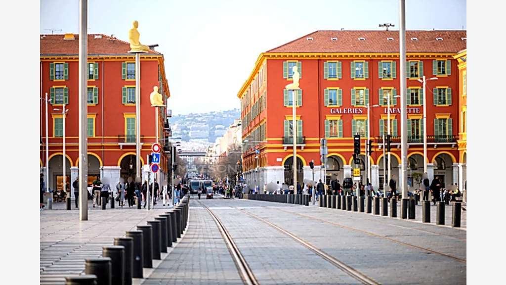 Droit au bail kiosque de 21m² à Nice Jean Médecin