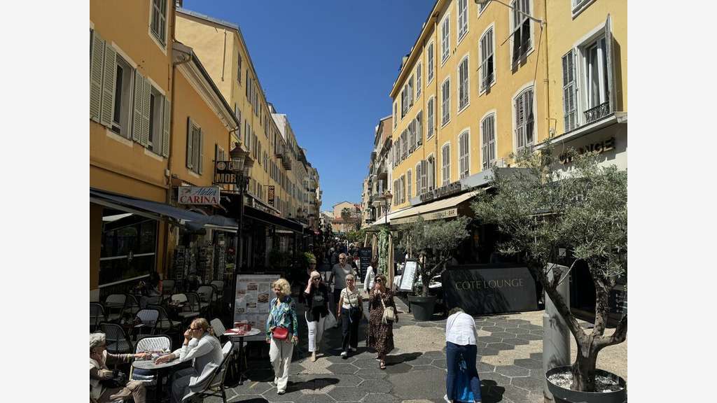 Local idéal bar + épicerie à louer Nice Carré d'or