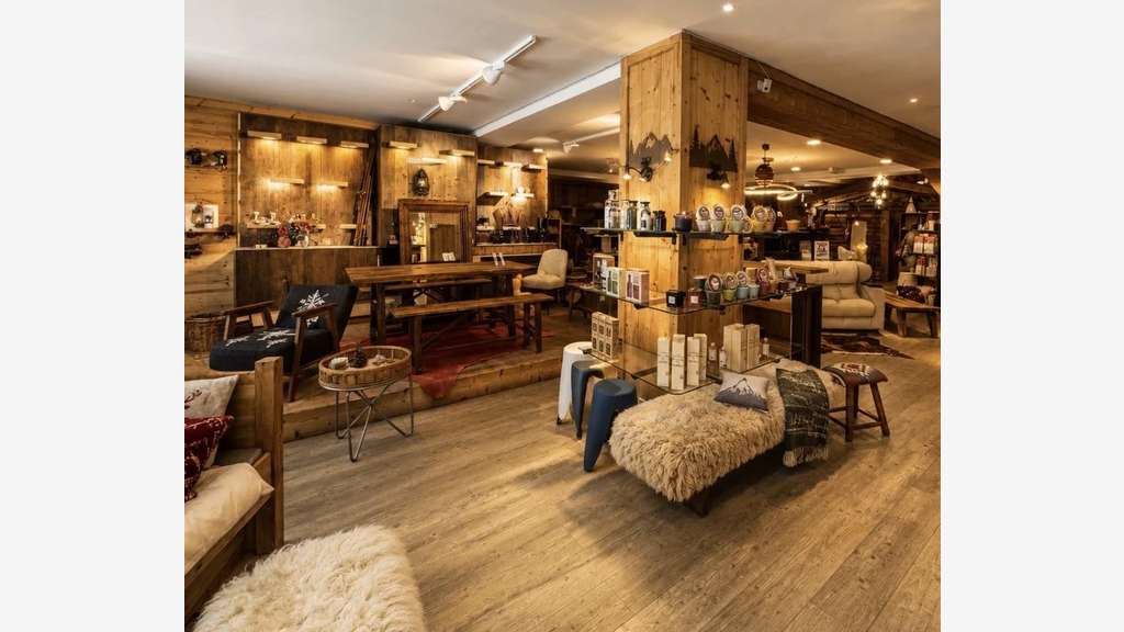 Cède magasin décoration 350m² en station d'Auron