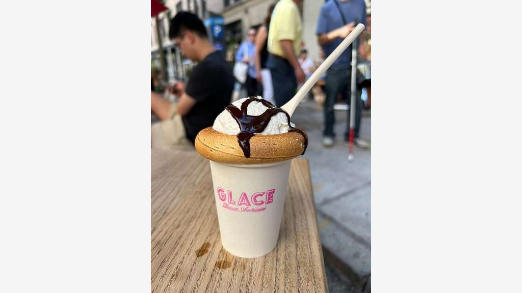 A CEDER LOCAL GLACES CREPES GAUFRES JUS