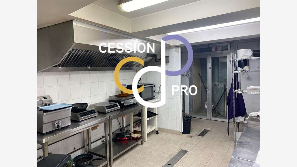 Boutique avec extraction au cœur piéton de Nîmes