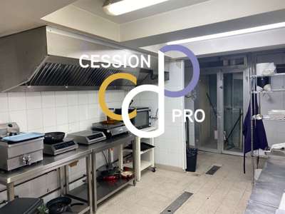 BOUTIQUE A SAISIR AU CŒUR PIETON DE NÎMES, AVEC E
