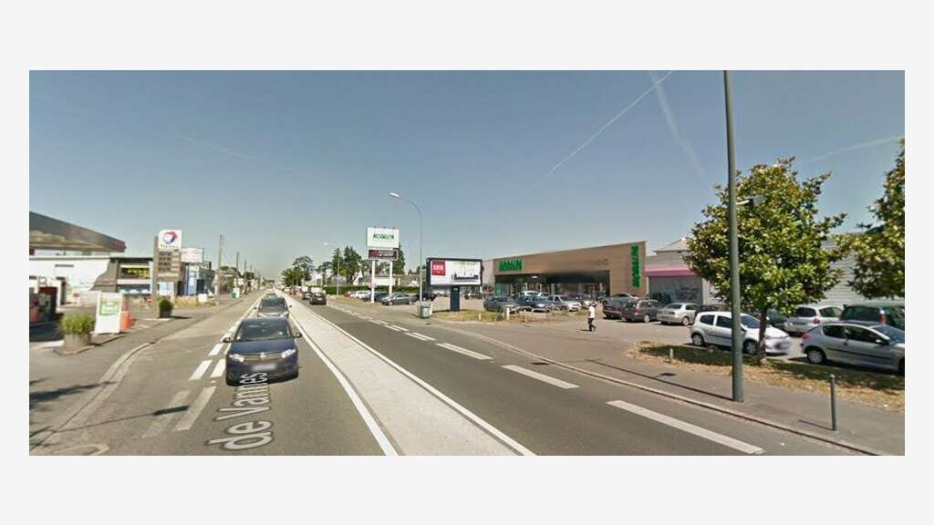Cède local commercial 430m² rte de Vannes Orvault