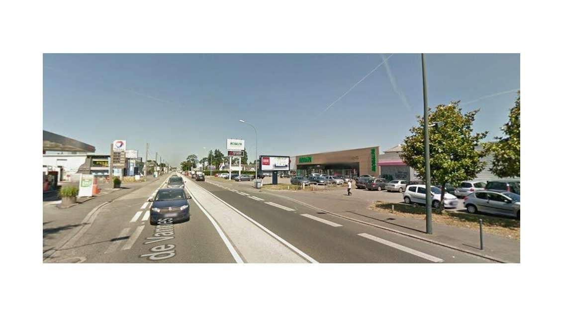 Cède local commercial 430m² rte de Vannes Orvault