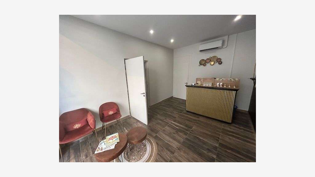 Local commercial 67m² à Oullins centre