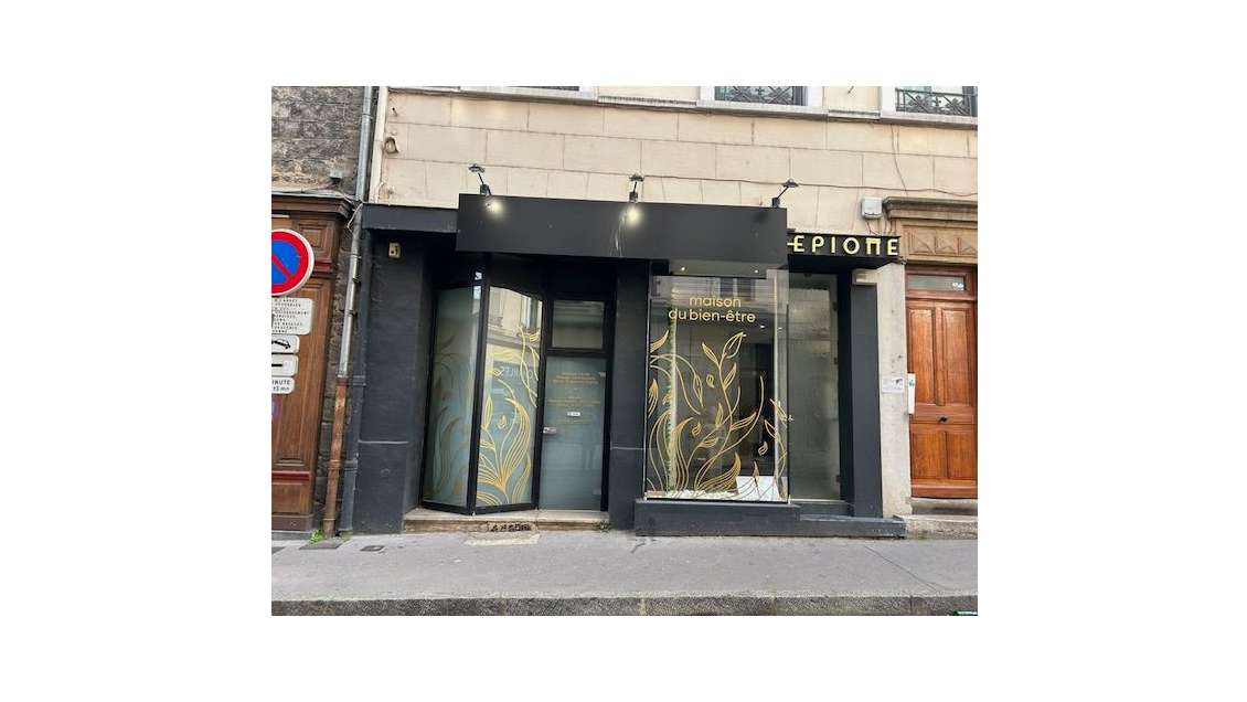 Local commercial 67m² à Oullins centre