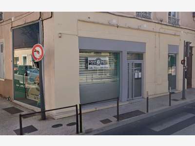 Opportunité local avec gaine d'extraction possible