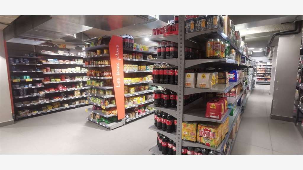 Cède bail local commercial de 1042m² à Paris 75018