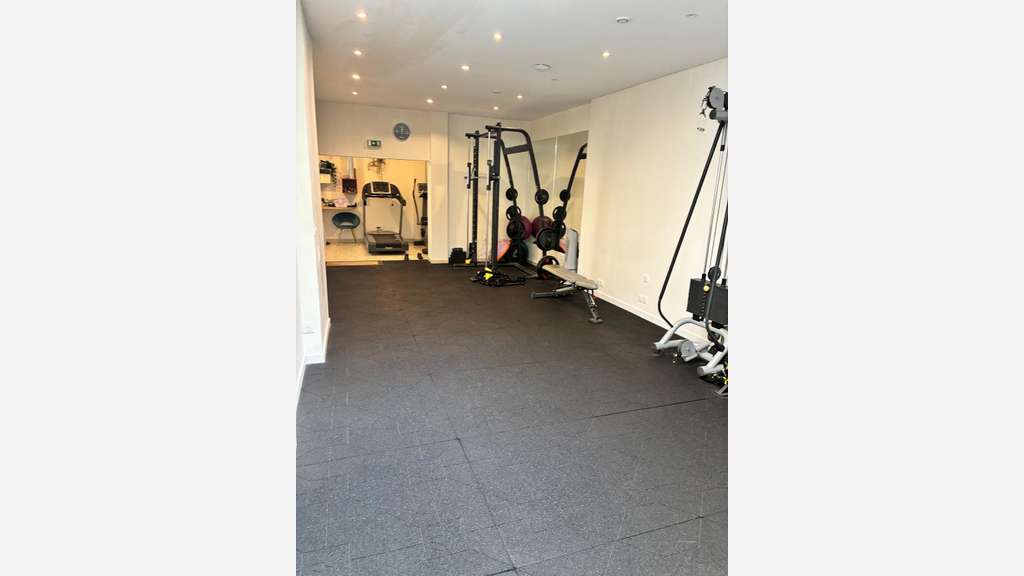 DAB local 63m² sur cour salle de sport 75019 paris